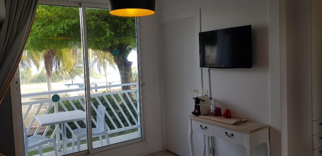 Romantique Et Bel Appartement En Bord De La Mer, Piscine Surveillee Et Belle Plage A 50M Saint-Francois  Zewnętrze zdjęcie
