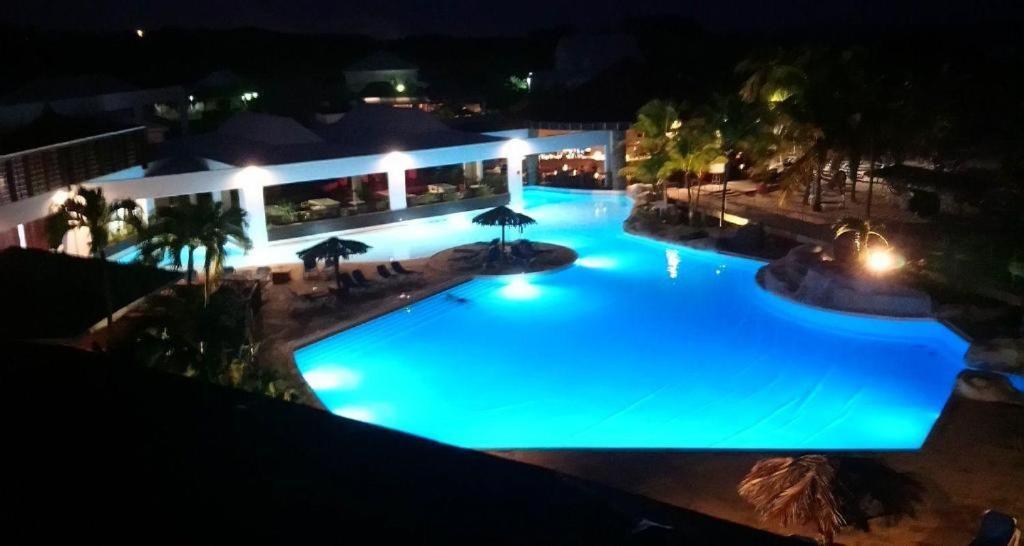 Romantique Et Bel Appartement En Bord De La Mer, Piscine Surveillee Et Belle Plage A 50M Saint-Francois  Zewnętrze zdjęcie